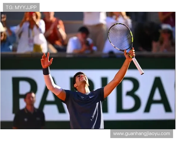 德约科维奇再创历史豪取大师赛冠军年轻新星奋勇冲击网坛格局